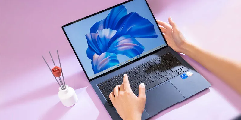 Bàn phím và Touchpad
